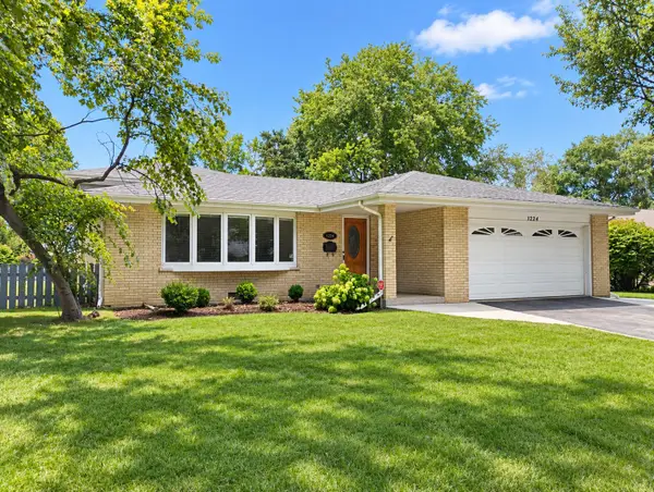 1224 W Sunset Road, Mount Prospect, IL 60056