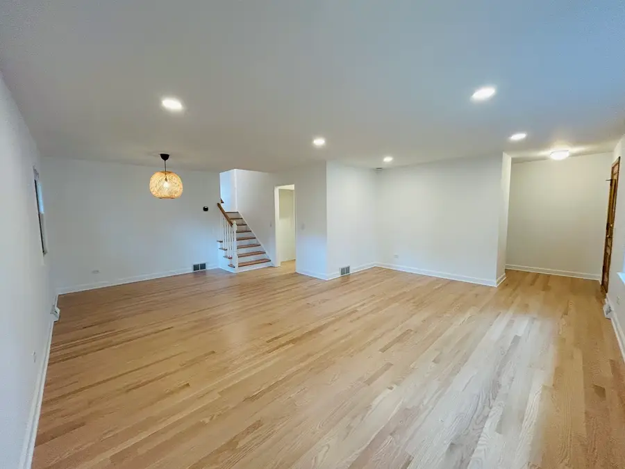 1224 W Sunset Road, Mount Prospect, IL 60056 - #2