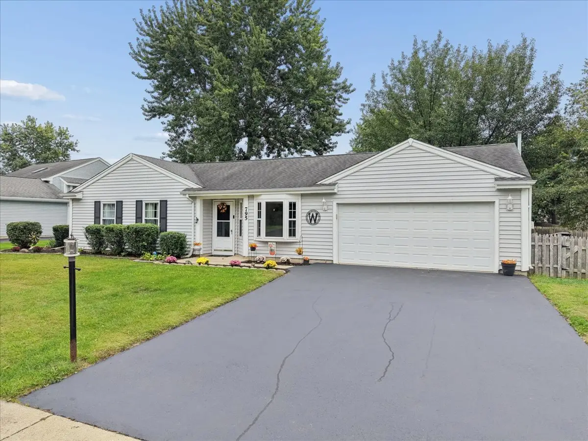 795 Newport Drive, Island Lake, IL 60042 - #1