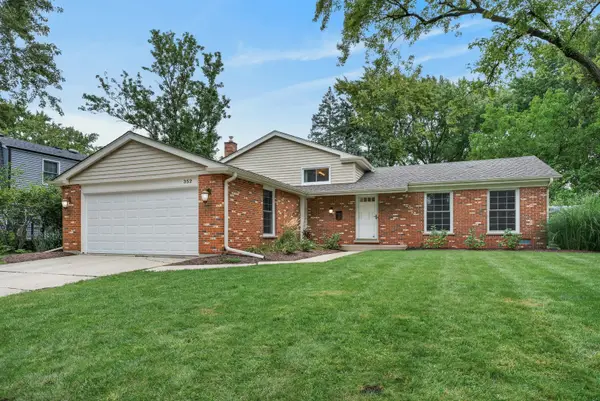 352 Berry Drive, Naperville, IL 60540