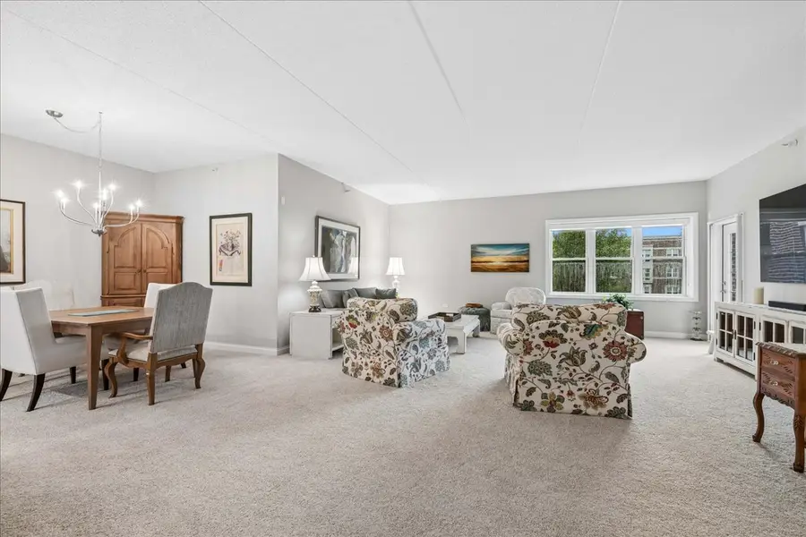 310 E Church Avenue #209, Libertyville, IL 60048 - #3