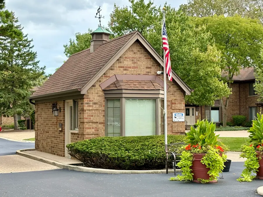 44 Queens Court #44, Westchester, IL 60154 - #2