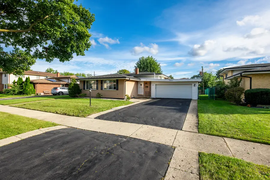 7851 W Church Street W, Morton Grove, IL 60053 - #2