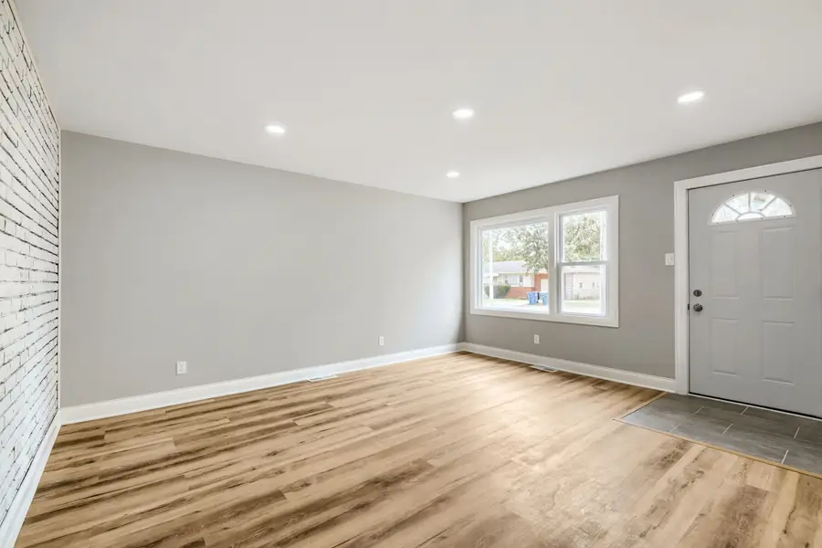 615 W 16th Place, Chicago Heights, IL 60411 - #3