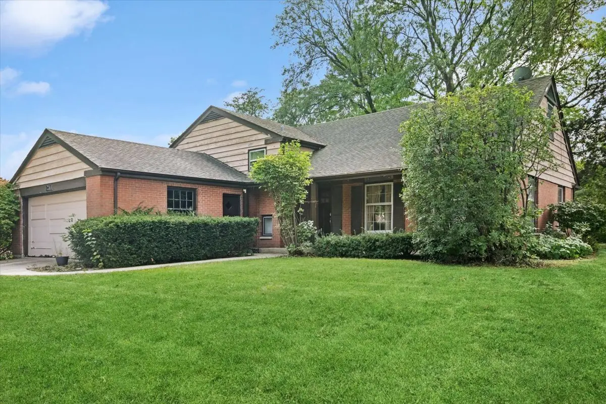 211 W Pickwick Road, Arlington Heights, IL 60005 - #1