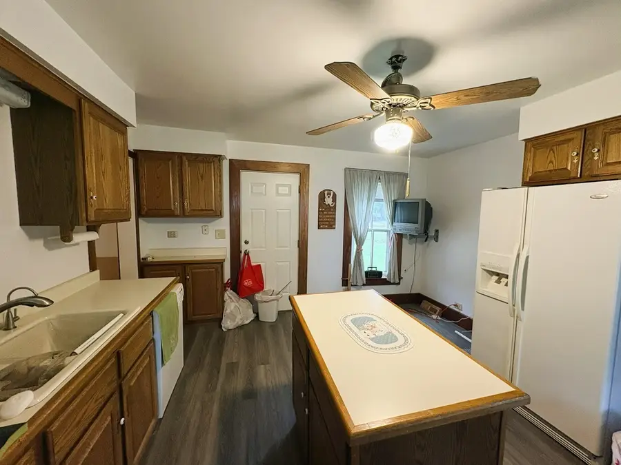 810 E 4th Street, Sterling, IL 61081 - #3