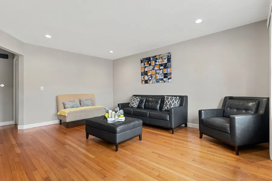 5705 W Maple Avenue, Berkeley, IL 60163 - #2