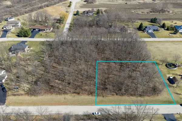203 Kyle Lane, Kirkland, IL 60146