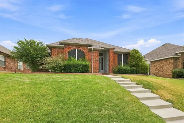 2126 Greenstone Trail, Carrollton,  75010