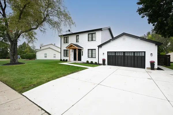 1321 S Parkview Terrace, Algonquin, IL 60102
