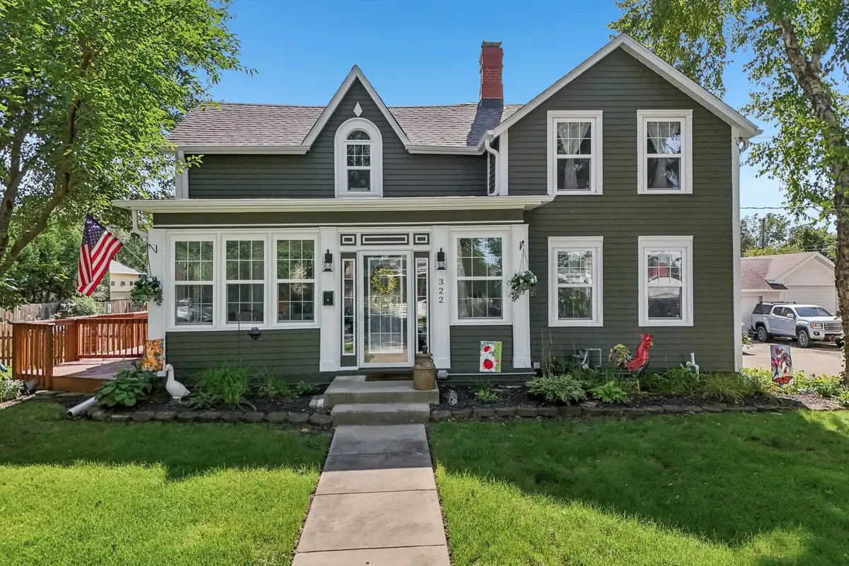 322 W High Street, Sycamore, IL 60178 - #1