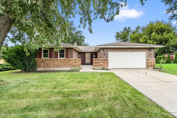 830 Hiawatha Drive, Elgin, IL 60120