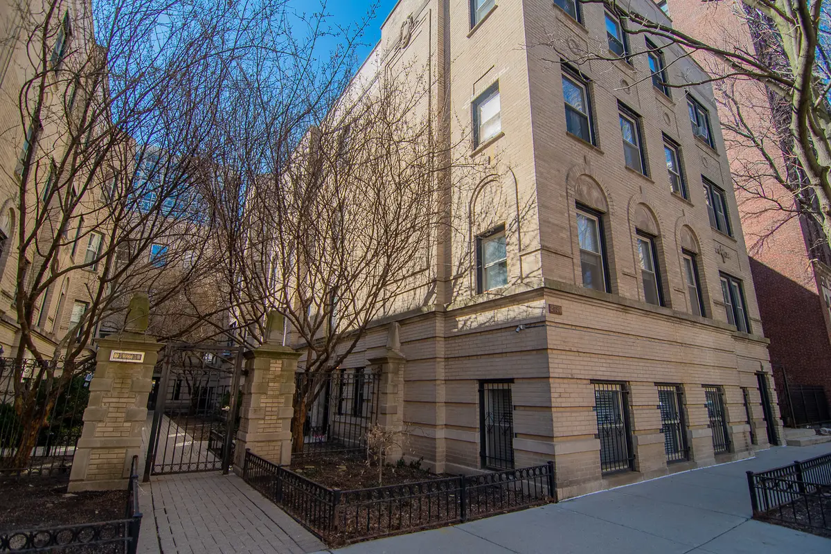2730 N Pine Grove Avenue, Chicago, IL 60614 - #1