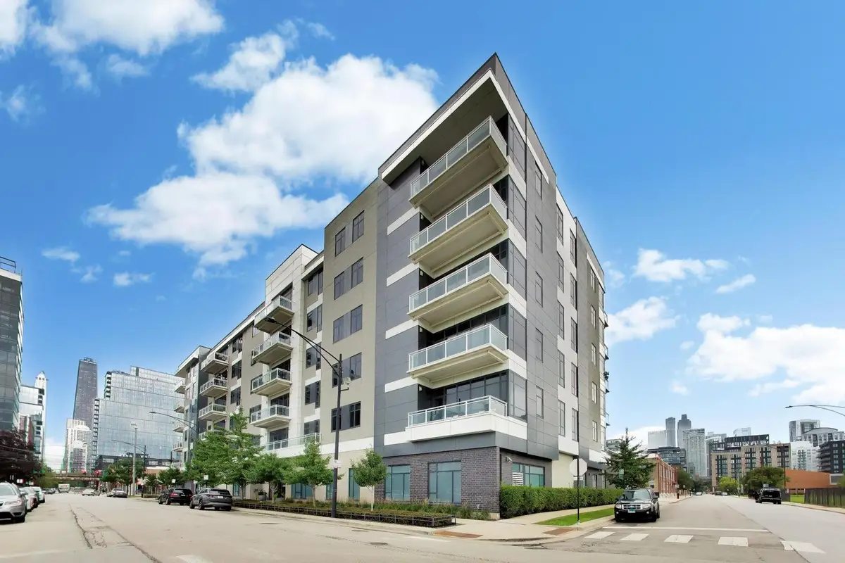 367 W Locust Street #305, Chicago, IL 60610 - #1