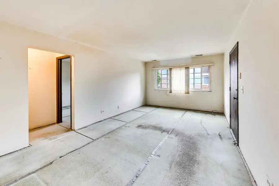 6876 W Touhy Avenue #3E, Niles, IL 60714 - #3