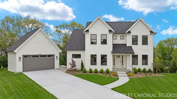 835 Avon Court, Glen Ellyn, IL 60137