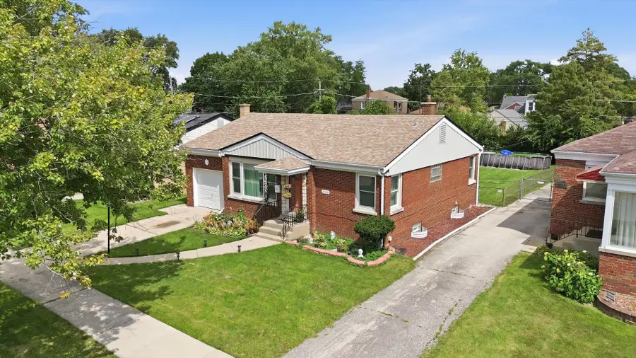 2309 S 23rd Avenue, Broadview, IL 60155 - #2