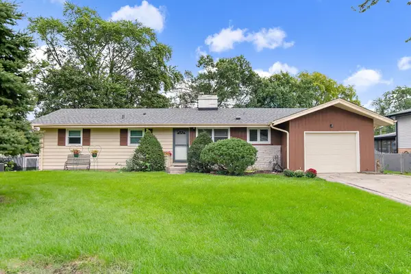 443 Glendale Road, Roselle, IL 60172