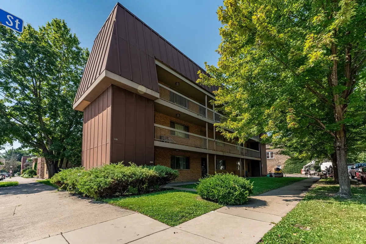 6400 27th Street #201, Berwyn, IL 60402 - #1