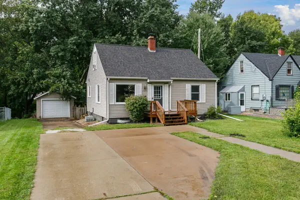 2473 31st Street Court, Moline, IL 61265