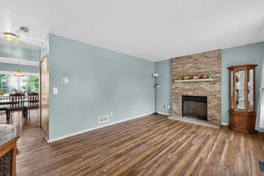 141 W Prairiefield Avenue, Cortland, IL 60112 - #3