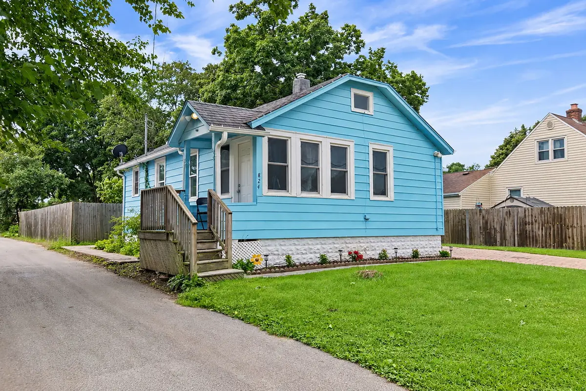 824 Allen Street, Belvidere, IL 61008 - #1
