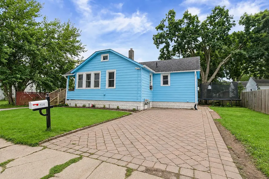824 Allen Street, Belvidere, IL 61008 - #2