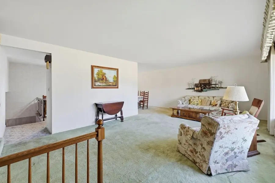 539 Sandy Lane, Des Plaines, IL 60016 - #2