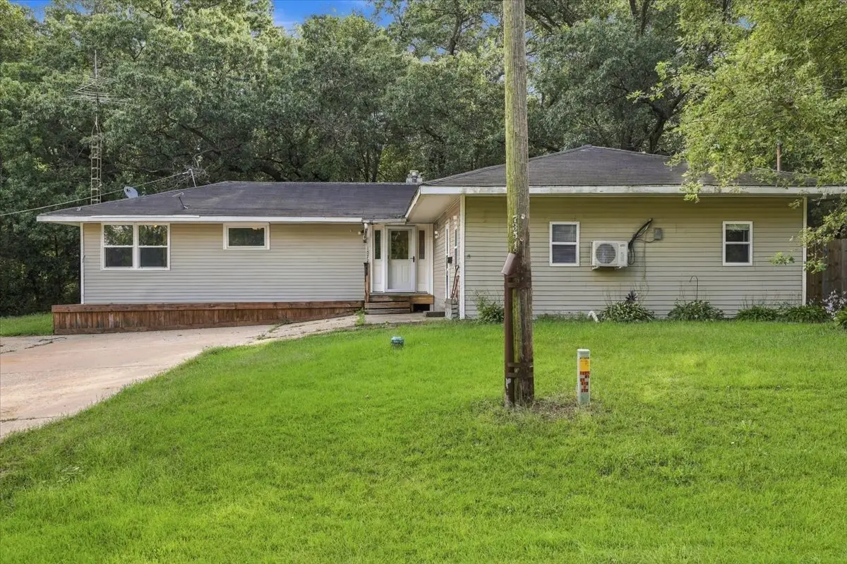1572 Winnetka Street, Dixon, IL 61021 - #1