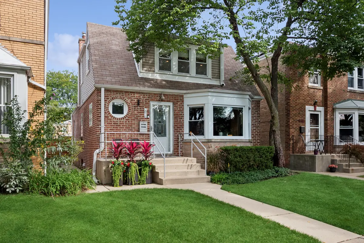 2916 W Fargo Avenue, Chicago, IL 60645 - #1