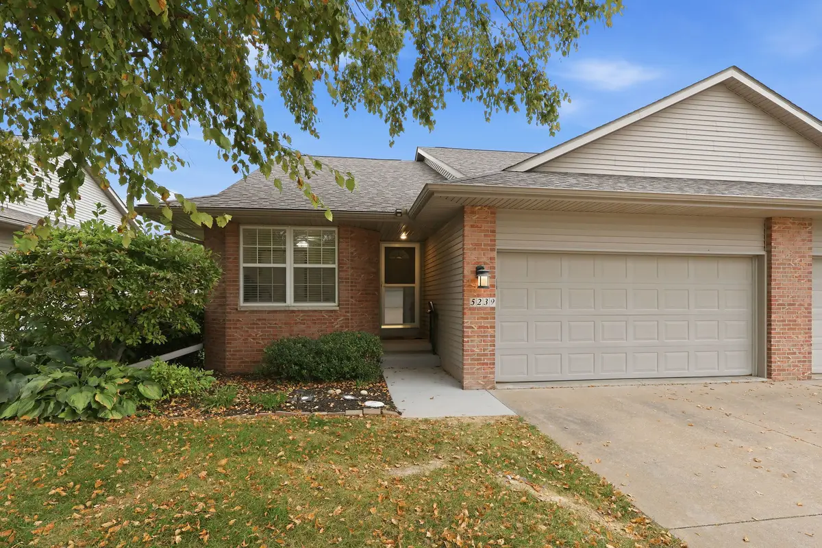 5239 Red Fox Road, Bettendorf, IA 52722 - #1