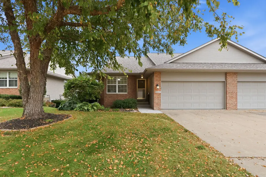 5239 Red Fox Road, Bettendorf, IA 52722 - #2
