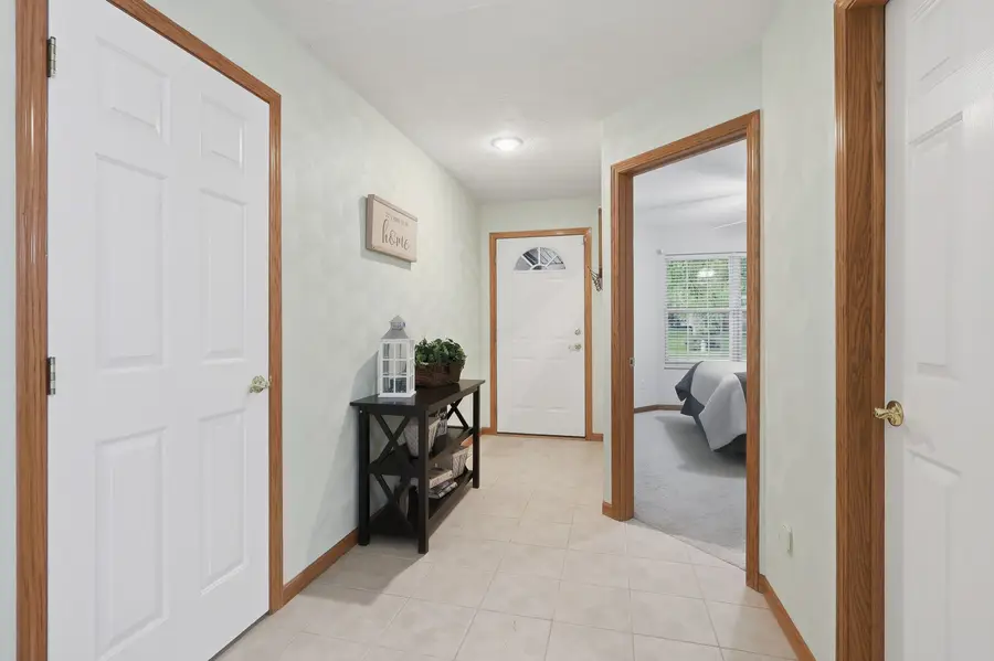 5239 Red Fox Road, Bettendorf, IA 52722 - #3