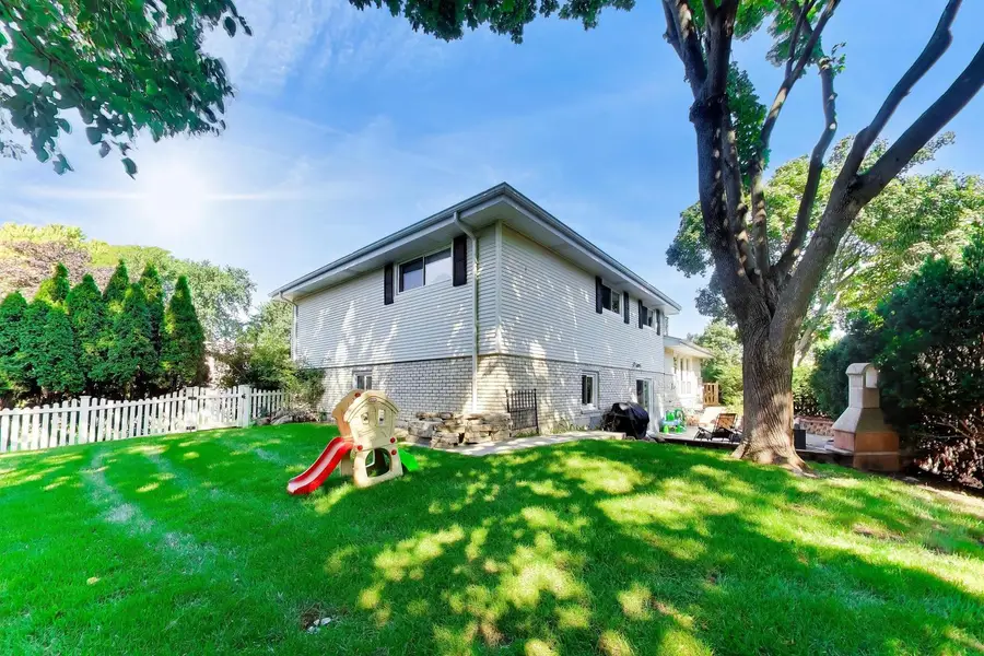 1939 Clover Road, Northbrook, IL 60062 - #2