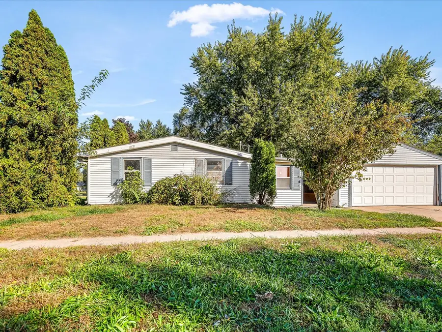 7603 Cadet Road, Machesney Park, IL 61115 - #3