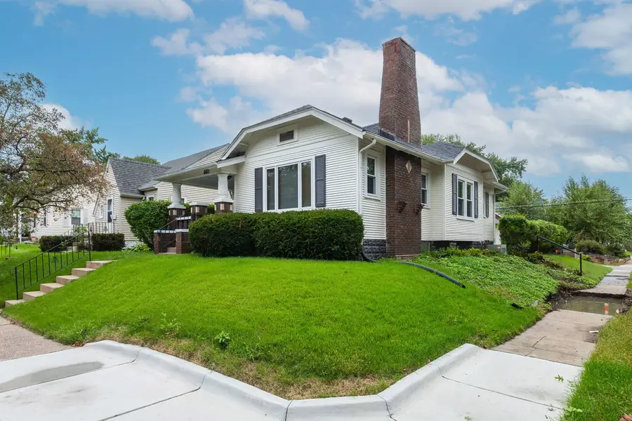 660 E Colorado Street, Davenport, IA 52803 - #2