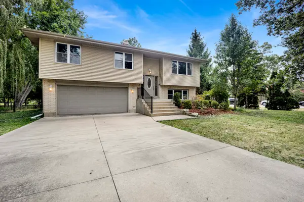 1S705 Eisenhower Road, Oakbrook Terrace, IL 60181