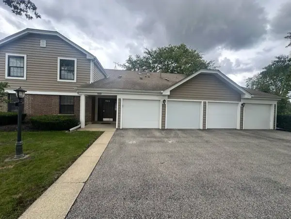 109 Sussex Circle #C1, Schaumburg, IL 60193