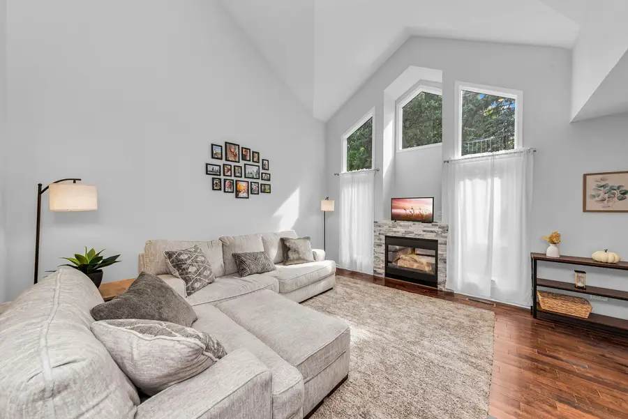 307 N Charles Avenue, Naperville, IL 60540 - #3
