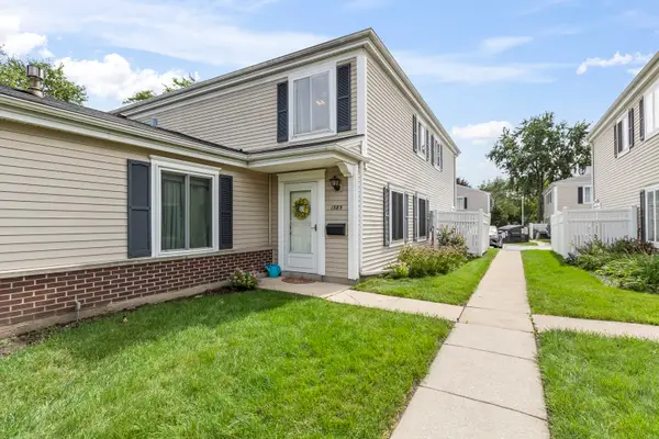1585 Cove Drive, Prospect Heights, IL 60070