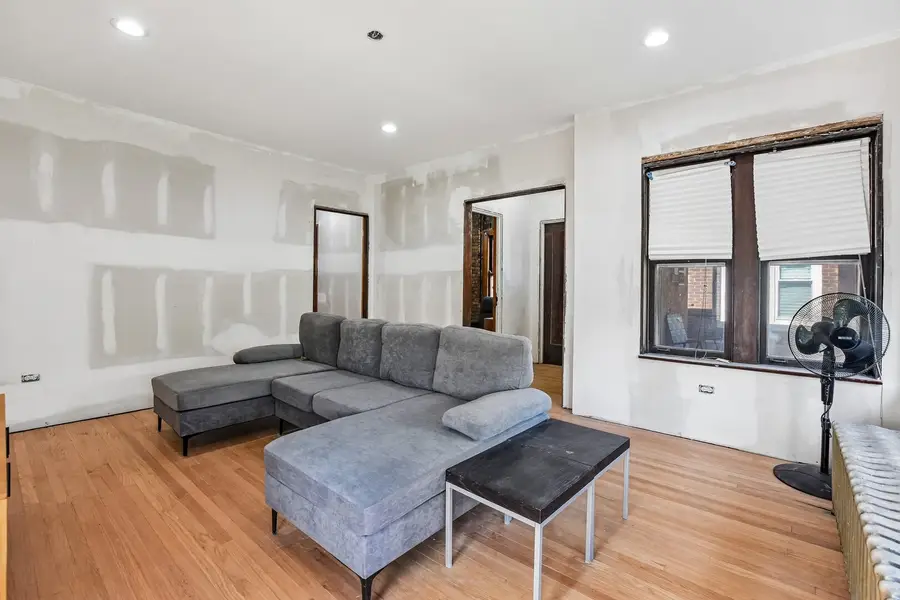 7918 S Luella Avenue, Chicago, IL 60617 - #3