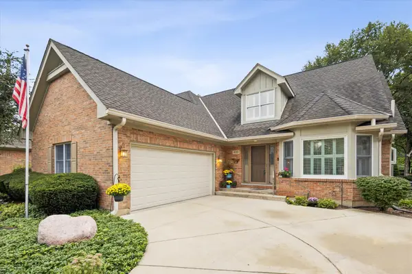 933 Wedgewood Drive, Crystal Lake, IL 60014
