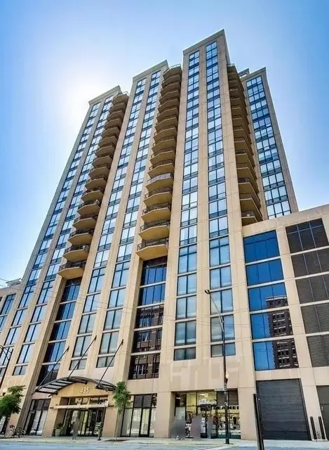 435 W Erie Street #808, Chicago, IL 60654