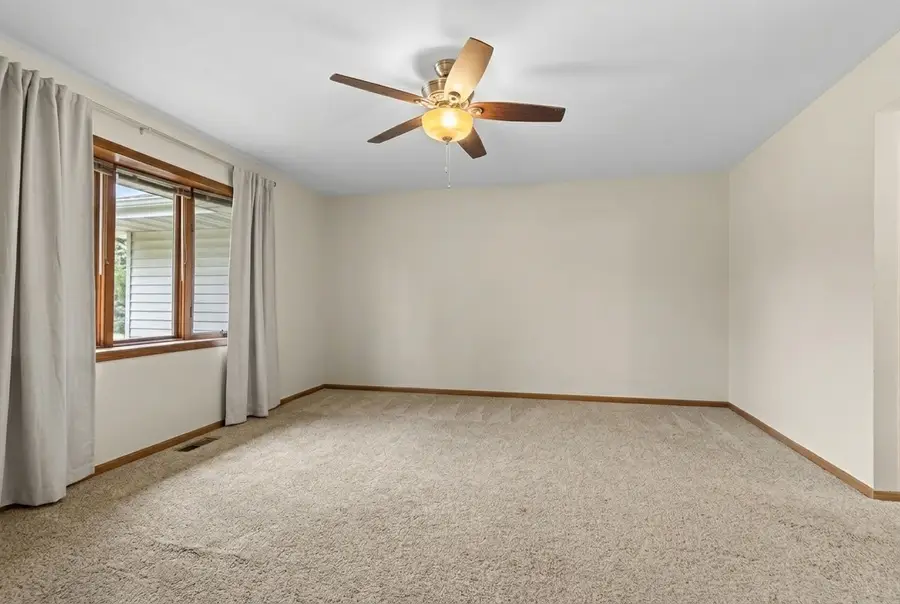 6037 Banbridge Drive, Roscoe, IL 61073 - #3