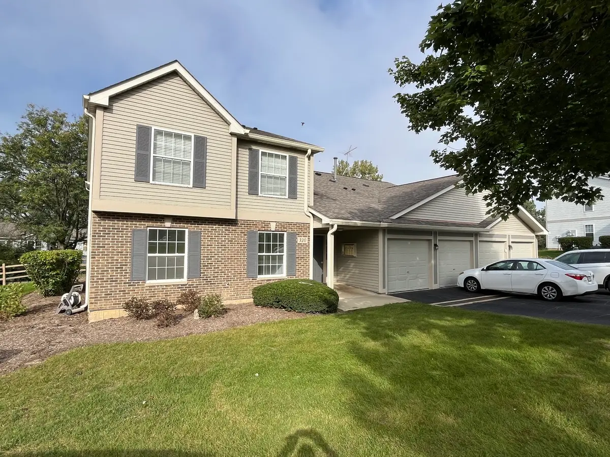 320 Buckingham Circle, Elgin, IL 60120 - #1