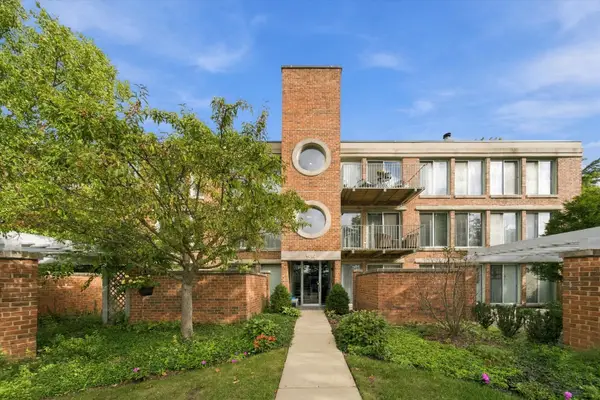 4010 Arbor Lane #203, Northfield, IL 60093