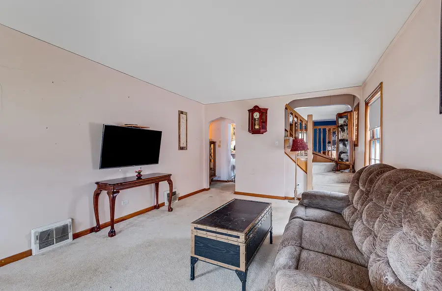 182 Martin Lane, Chicago Heights, IL 60411 - #3