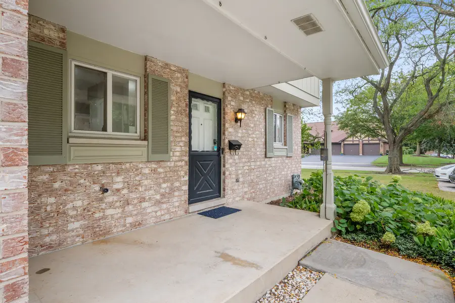 1502 Johnstown Court, Wheaton, IL 60189 - #3