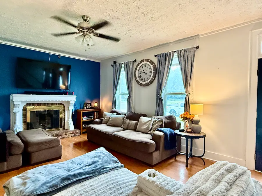 621 Metropolis Street, Metropolis, IL 62960 - #3