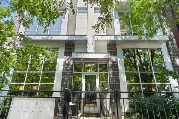 Address Withheld By Seller, Chicago, IL 60622